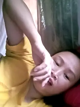 Snapshot of maple694 chatting on October 25, 2025, 2:52 am maple694 online show from October 25, 2025, 2:52 am