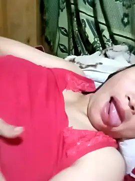 Snapshot of maple694 chatting on November 3, 2025, 11:59 pm maple694 online show from November 3, 2025, 11:59 pm