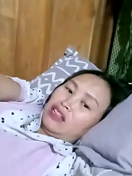 Snapshot of maple694 chatting on November 11, 2025, 12:16 pm maple694 online show from November 11, 2025, 12:16 pm