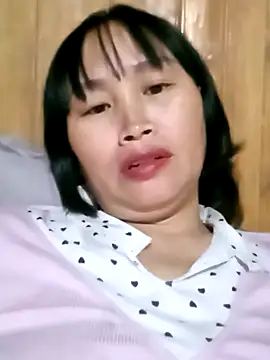 Snapshot of maple694 chatting on November 12, 2025, 12:38 pm maple694 online show from November 12, 2025, 12:38 pm