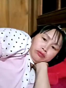 Snapshot of maple694 chatting on November 16, 2025, 1:17 pm maple694 online show from November 16, 2025, 1:17 pm