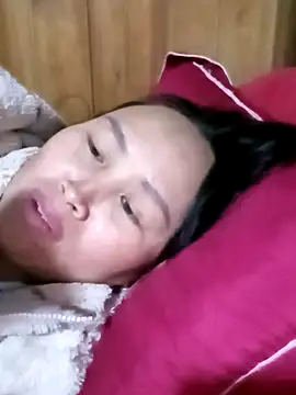 Snapshot of maple694 chatting on November 18, 2025, 11:47 am maple694 online show from November 18, 2025, 11:47 am