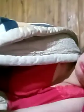 Snapshot of maple694 chatting on November 24, 2025, 8:19 pm maple694 online show from November 24, 2025, 8:19 pm