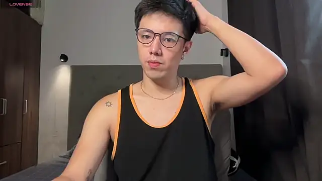 Snapshot of Addictiveboi chatting on May 12, 2026, 2:52 am Addictiveboi online show from May 12, 2026, 2:52 am