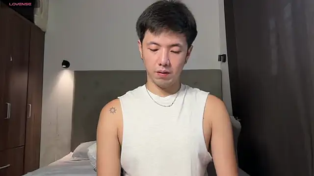 Snapshot of Addictiveboi chatting on May 21, 2026, 3:35 am Addictiveboi online show from May 21, 2026, 3:35 am