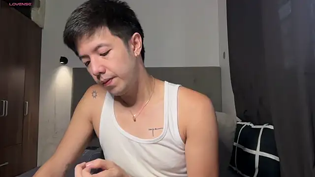 Snapshot of Addictiveboi chatting on June 17, 2026, 2:14 am Addictiveboi online show from June 17, 2026, 2:14 am