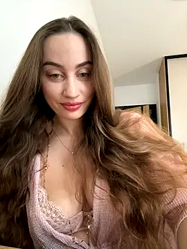 Snapshot of Maribelle_Vinnie chatting on December 15, 2025, 11:36 am Maribelle Vinnie online show from December 15, 2025, 11:36 am