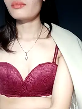 Hinna x online show from December 4, 2025, 8:28 pm