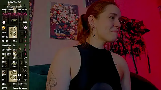 Snapshot of the_high_priestess chatting on May 8, 2026, 5:13 am the high priestess online show from May 8, 2026, 5:13 am