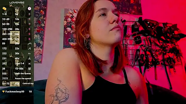 Snapshot of the_high_priestess chatting on May 11, 2026, 5:24 am the high priestess online show from May 11, 2026, 5:24 am