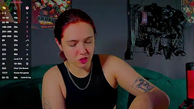 Snapshot of the_high_priestess chatting on June 8, 2026, 3:18 am the high priestess online show from June 8, 2026, 3:18 am