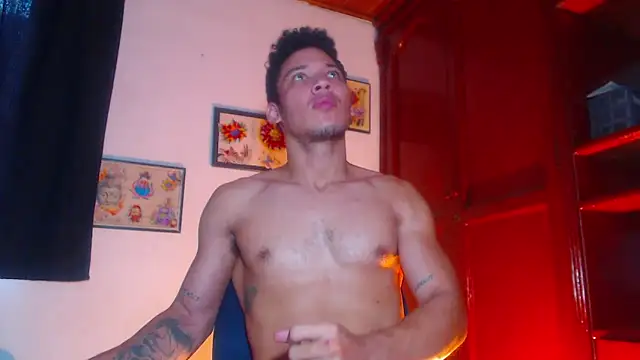 Snapshot of RuiMaddoox chatting on September 18, 2025, 2:30 pm RuiMaddoox online show from September 18, 2025, 2:30 pm