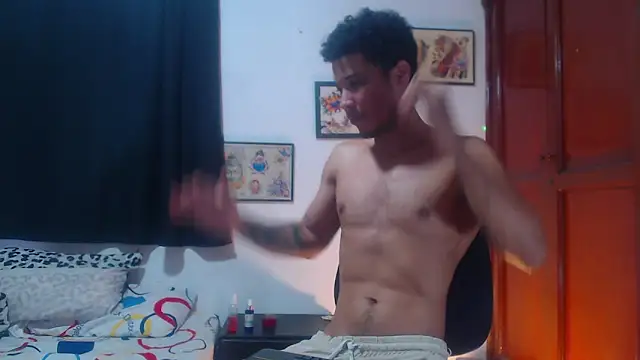 Snapshot of RuiMaddoox chatting on October 4, 2025, 12:58 pm RuiMaddoox online show from October 4, 2025, 12:58 pm