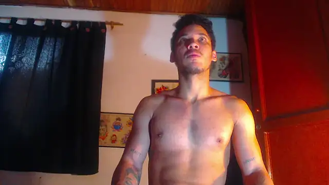 Snapshot of RuiMaddoox chatting on October 7, 2025, 12:02 pm RuiMaddoox online show from October 7, 2025, 12:02 pm