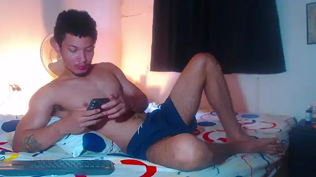 Snapshot of RuiMaddoox chatting on October 10, 2025, 12:04 pm RuiMaddoox online show from October 10, 2025, 12:04 pm