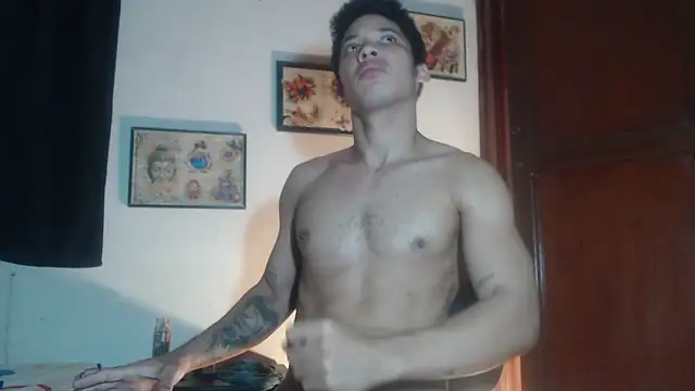 Snapshot of RuiMaddoox chatting on October 11, 2025, 12:15 pm RuiMaddoox online show from October 11, 2025, 12:15 pm