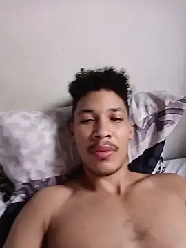 Snapshot of RuiMaddoox chatting on December 16, 2025, 12:21 pm RuiMaddoox online show from December 16, 2025, 12:21 pm