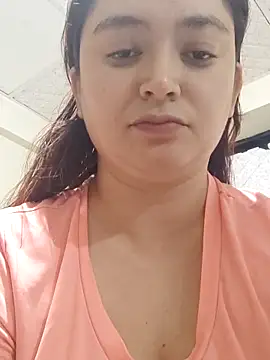 Snapshot of Anaa_Rose chatting on June 12, 2026, 1:15 am Anaa Rose online show from June 12, 2026, 1:15 am
