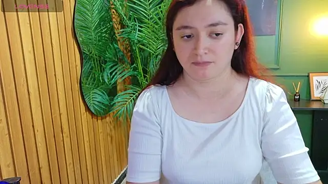 Snapshot of Anaa_Rose chatting on July 1, 2026, 5:23 pm Anaa Rose online show from July 1, 2026, 5:23 pm