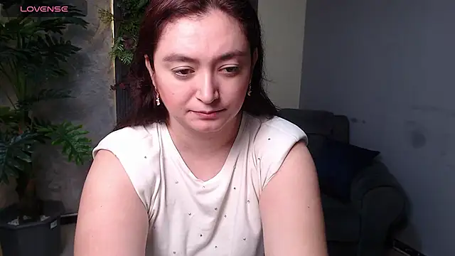 Snapshot of Anaa_Rose chatting on July 11, 2026, 1:47 pm Anaa Rose online show from July 11, 2026, 1:47 pm