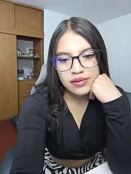 Snapshot of asumi_18 chatting on October 8, 2025, 9:40 am asumi 18 online show from October 8, 2025, 9:40 am