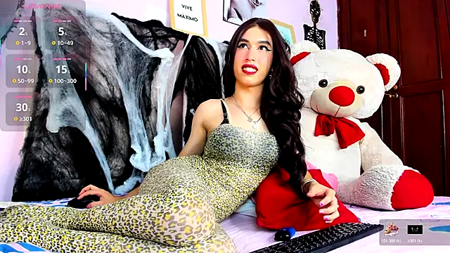 Snapshot of ashley_moss chatting on October 22, 2025, 5:34 pm ashley moss online show from October 22, 2025, 5:34 pm