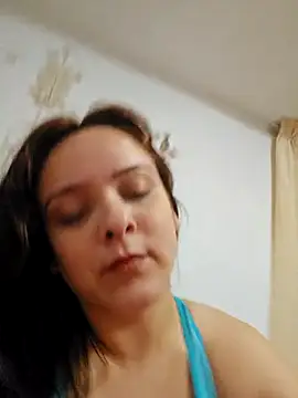 Snapshot of ARALUNAA chatting on December 14, 2025, 10:36 pm ARALUNAA online show from December 14, 2025, 10:36 pm