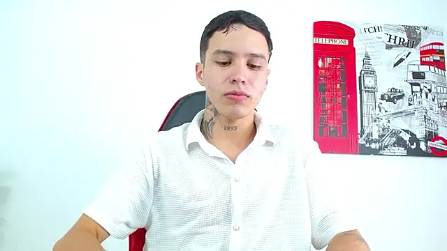 Cumandres18 online show from February 5, 2026, 3:16 pm