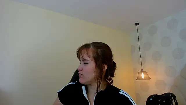 Snapshot of GIANAMILLER6 chatting on July 13, 2026, 12:08 pm GIANAMILLER6 online show from July 13, 2026, 12:08 pm