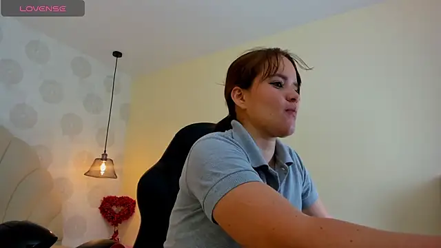 Snapshot of GIANAMILLER6 chatting on July 15, 2026, 12:10 pm GIANAMILLER6 online show from July 15, 2026, 12:10 pm