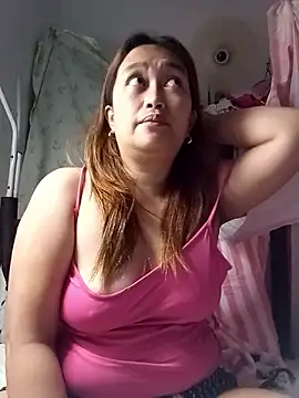 Snapshot of Im_filipina143 chatting on March 8, 2026, 5:17 pm Im filipina143 online show from March 8, 2026, 5:17 pm