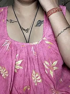 Snapshot of Shiny_HOT01 chatting on October 25, 2025, 5:48 am Shiny HOT01 online show from October 25, 2025, 5:48 am