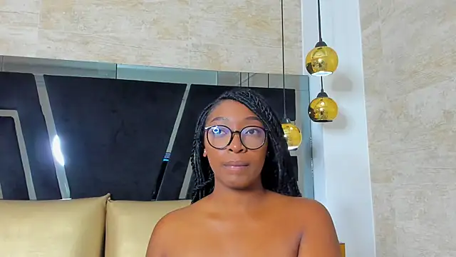 Snapshot of YallianaBrooks chatting on July 27, 2026, 12:01 pm YallianaBrooks online show from July 27, 2026, 12:01 pm