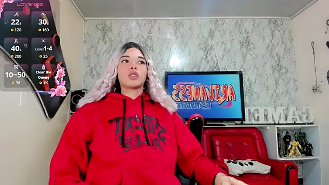 Madison Mujica online show from October 8, 2025, 11:19 am