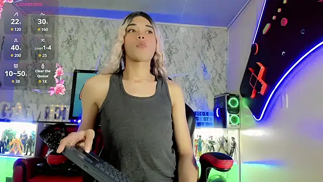 Madison Mujica online show from October 13, 2025, 11:21 am