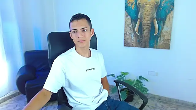 Snapshot of Matiius18 chatting on May 14, 2026, 3:19 pm Matiius18 online show from May 14, 2026, 3:19 pm