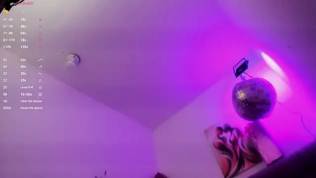 Snapshot of Lola_wish1 chatting on November 18, 2025, 4:17 am Lola wish1 online show from November 18, 2025, 4:17 am