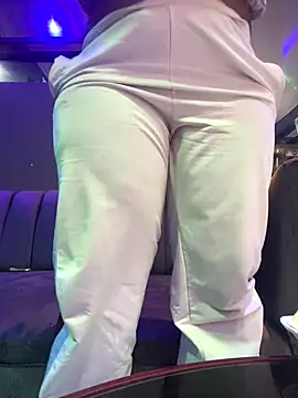 Snapshot of BQueen223 chatting on December 14, 2025, 3:06 pm BQueen223 online show from December 14, 2025, 3:06 pm