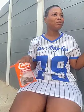 Snapshot of BQueen223 chatting on February 28, 2026, 1:56 pm BQueen223 online show from February 28, 2026, 1:56 pm