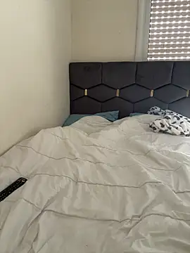 Snapshot of Rabroba89six chatting on December 18, 2025, 12:11 pm Rabroba89six online show from December 18, 2025, 12:11 pm