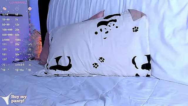 Snapshot of Ellamilano9 chatting on January 28, 2025, 7:10 pm Ellamilano9 online show from January 28, 2025, 7:10 pm