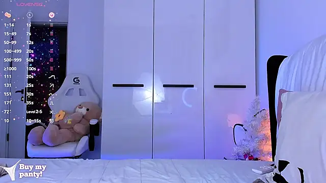 Snapshot of Ellamilano9 chatting on February 11, 2025, 7:16 pm Ellamilano9 online show from February 11, 2025, 7:16 pm