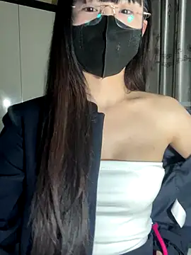 Dior baby online show from December 22, 2025, 4:04 pm