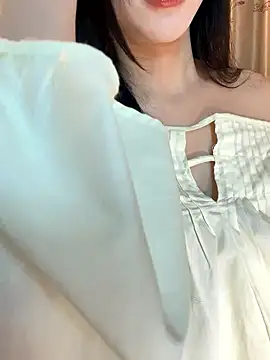 Dior baby online show from March 17, 2026, 2:49 am