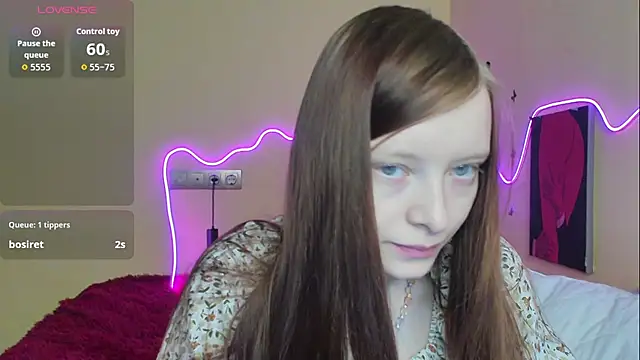 Snapshot of AliceHaris chatting on October 8, 2025, 1:14 am AliceHaris online show from October 8, 2025, 1:14 am