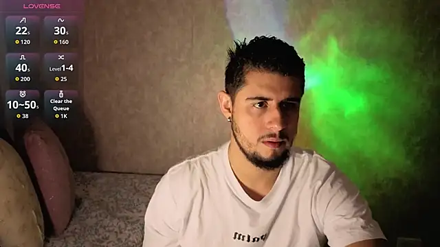 Snapshot of ryan_evanss chatting on September 18, 2025, 12:51 pm ryan evanss online show from September 18, 2025, 12:51 pm