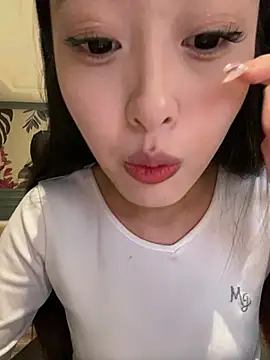 Snapshot of MengMeng0515 chatting on March 1, 2026, 2:19 pm MengMeng0515 online show from March 1, 2026, 2:19 pm