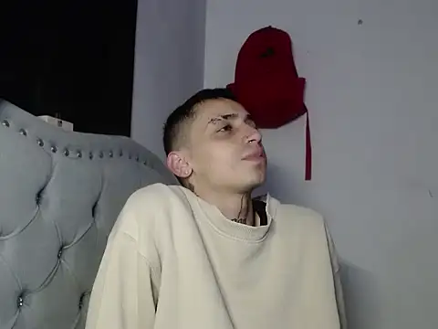 Snapshot of xalejo_max chatting on October 13, 2025, 8:20 pm xalejo max online show from October 13, 2025, 8:20 pm