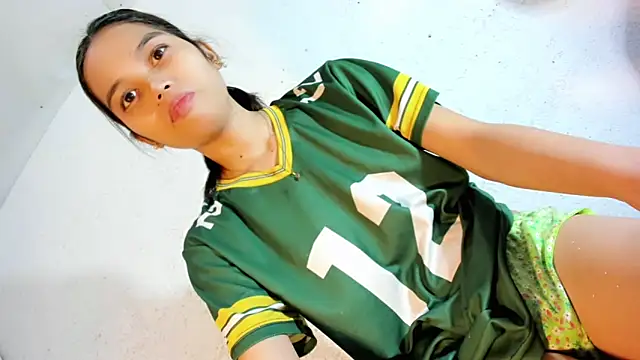Snapshot of CUTIE_GIRLSX chatting on June 16, 2026, 1:25 pm CUTIE GIRLSX online show from June 16, 2026, 1:25 pm