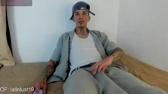 Snapshot of Savajelust chatting on June 1, 2026, 5:14 pm Savajelust online show from June 1, 2026, 5:14 pm